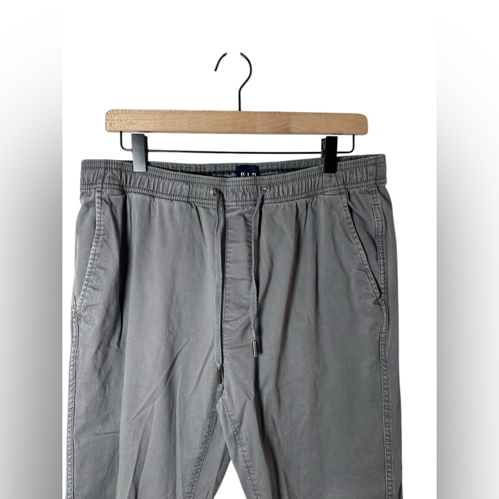 GAP Men’s Medium Gray Jogger Pants Elastic Waist Drawstring Casual Chino Fit - Picture 5 of 11